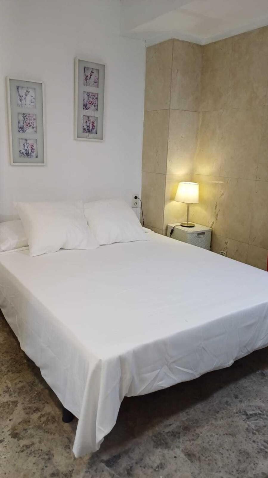 Hostal Estudios Badalona Room photo